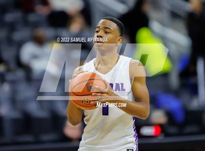Thumbnail 2 in Creighton Prep vs. Omaha Central photogallery.