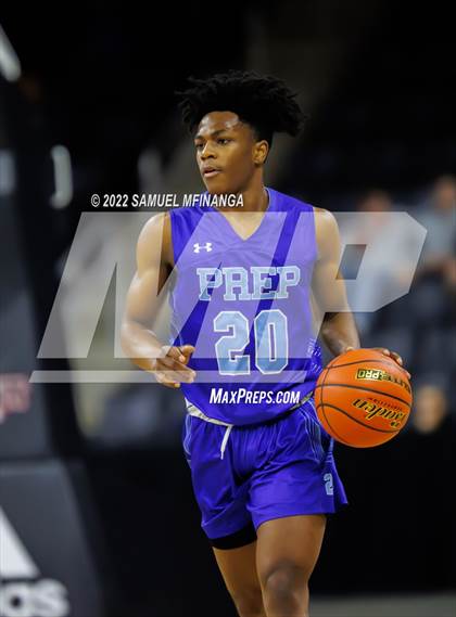 Thumbnail 3 in Creighton Prep vs. Omaha Central photogallery.