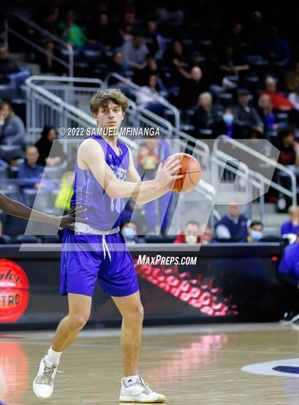 Thumbnail 1 in Creighton Prep vs. Omaha Central photogallery.