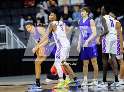 Thumbnail 2 in Creighton Prep vs. Omaha Central photogallery.