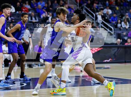 Thumbnail 3 in Creighton Prep vs. Omaha Central photogallery.