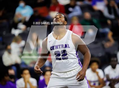 Thumbnail 2 in Creighton Prep vs. Omaha Central photogallery.