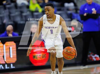 Thumbnail 1 in Creighton Prep vs. Omaha Central photogallery.