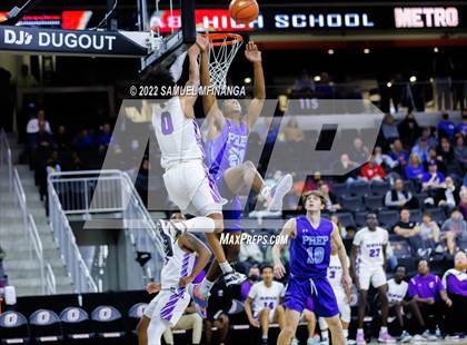 Thumbnail 2 in Creighton Prep vs. Omaha Central photogallery.