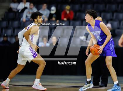 Thumbnail 3 in Creighton Prep vs. Omaha Central photogallery.