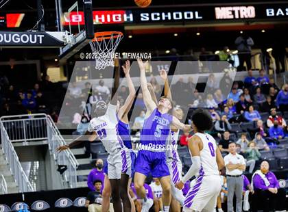 Thumbnail 2 in Creighton Prep vs. Omaha Central photogallery.