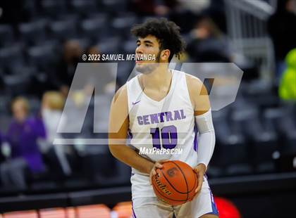 Thumbnail 3 in Creighton Prep vs. Omaha Central photogallery.