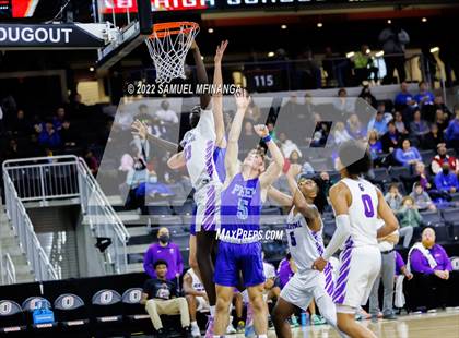 Thumbnail 1 in Creighton Prep vs. Omaha Central photogallery.