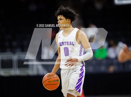Thumbnail 1 in Creighton Prep vs. Omaha Central photogallery.