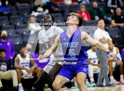 Thumbnail 3 in Creighton Prep vs. Omaha Central photogallery.
