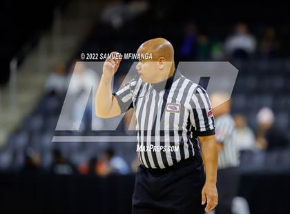 Thumbnail 2 in Creighton Prep vs. Omaha Central photogallery.