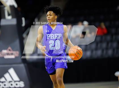 Thumbnail 2 in Creighton Prep vs. Omaha Central photogallery.