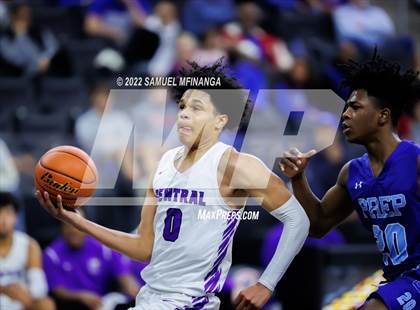 Thumbnail 1 in Creighton Prep vs. Omaha Central photogallery.