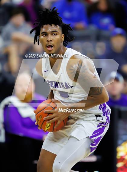 Thumbnail 1 in Creighton Prep vs. Omaha Central photogallery.