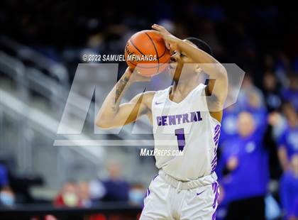 Thumbnail 2 in Creighton Prep vs. Omaha Central photogallery.