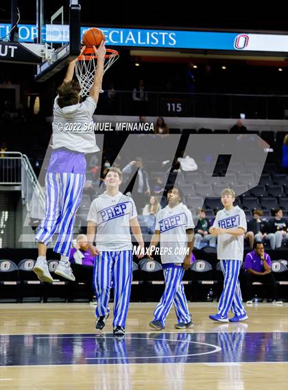 Thumbnail 2 in Creighton Prep vs. Omaha Central photogallery.
