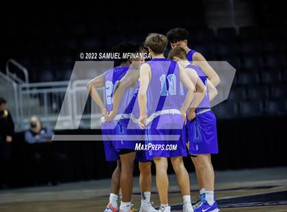 Thumbnail 3 in Creighton Prep vs. Omaha Central photogallery.