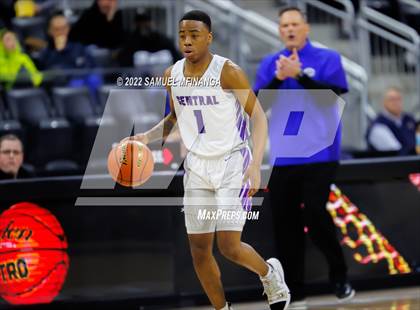 Thumbnail 3 in Creighton Prep vs. Omaha Central photogallery.