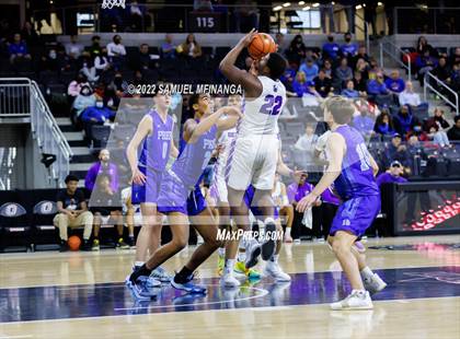 Thumbnail 3 in Creighton Prep vs. Omaha Central photogallery.