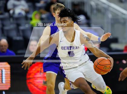 Thumbnail 1 in Creighton Prep vs. Omaha Central photogallery.