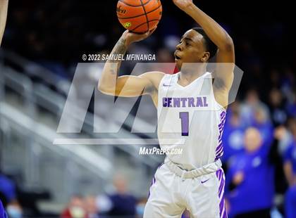 Thumbnail 3 in Creighton Prep vs. Omaha Central photogallery.
