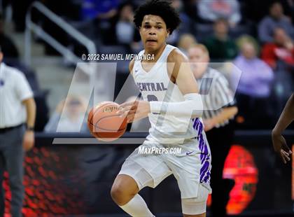 Thumbnail 3 in Creighton Prep vs. Omaha Central photogallery.