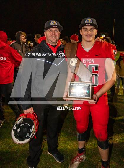 Thumbnail 3 in Ripon vs. Highland (CIF D 4 AA California State Final) photogallery.