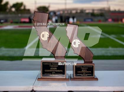 Thumbnail 1 in Ripon vs. Highland (CIF D 4 AA California State Final) photogallery.