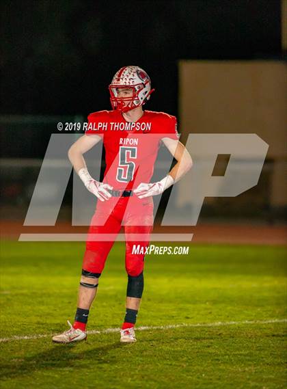 Thumbnail 1 in Ripon vs. Highland (CIF D 4 AA California State Final) photogallery.