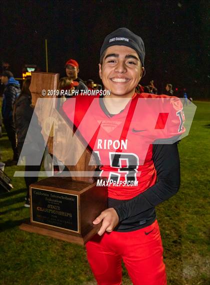 Thumbnail 2 in Ripon vs. Highland (CIF D 4 AA California State Final) photogallery.