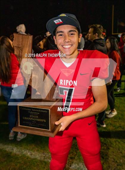 Thumbnail 1 in Ripon vs. Highland (CIF D 4 AA California State Final) photogallery.
