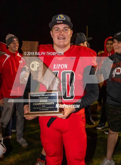 Thumbnail 1 in Ripon vs. Highland (CIF D 4 AA California State Final) photogallery.