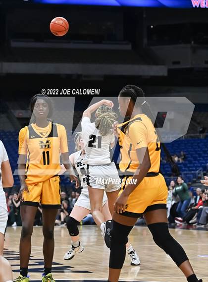Thumbnail 2 in Cedar Park vs Memorial (UIL 5A State Final) photogallery.