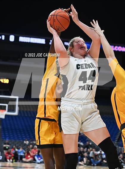 Thumbnail 3 in Cedar Park vs Memorial (UIL 5A State Final) photogallery.