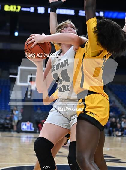Thumbnail 2 in Cedar Park vs Memorial (UIL 5A State Final) photogallery.