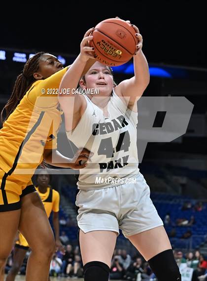 Thumbnail 2 in Cedar Park vs Memorial (UIL 5A State Final) photogallery.