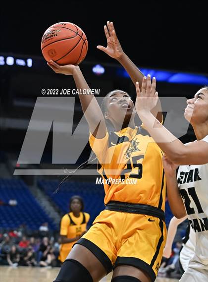 Thumbnail 3 in Cedar Park vs Memorial (UIL 5A State Final) photogallery.