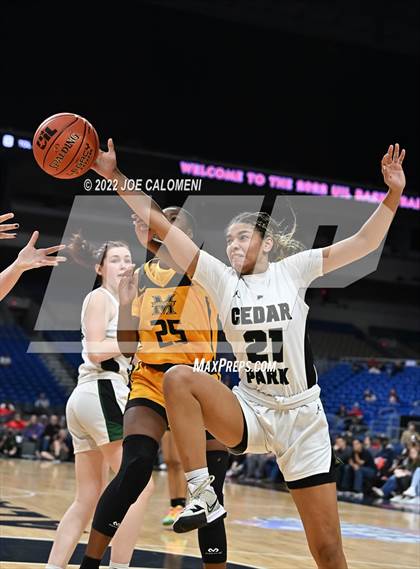 Thumbnail 1 in Cedar Park vs Memorial (UIL 5A State Final) photogallery.