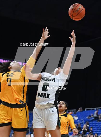 Thumbnail 1 in Cedar Park vs Memorial (UIL 5A State Final) photogallery.