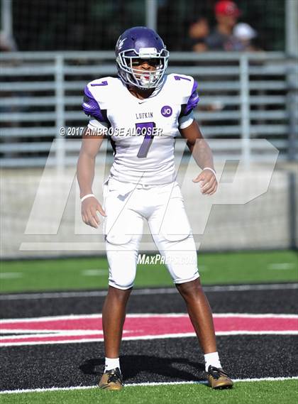 Thumbnail 2 in Westfield vs. Lufkin (UIL 6A Regional Playoff) photogallery.