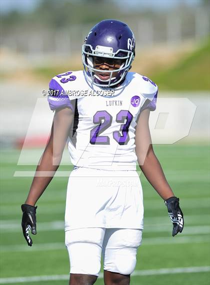 Thumbnail 2 in Westfield vs. Lufkin (UIL 6A Regional Playoff) photogallery.