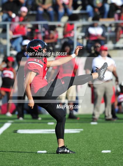 Thumbnail 3 in Westfield vs. Lufkin (UIL 6A Regional Playoff) photogallery.