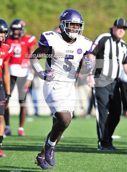 Thumbnail 2 in Westfield vs. Lufkin (UIL 6A Regional Playoff) photogallery.