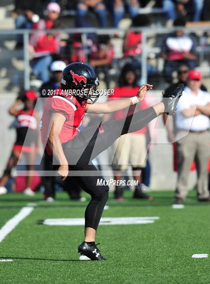 Thumbnail 2 in Westfield vs. Lufkin (UIL 6A Regional Playoff) photogallery.