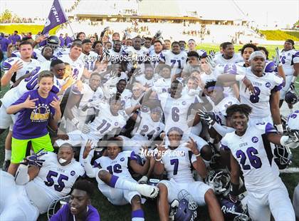 Thumbnail 2 in Westfield vs. Lufkin (UIL 6A Regional Playoff) photogallery.