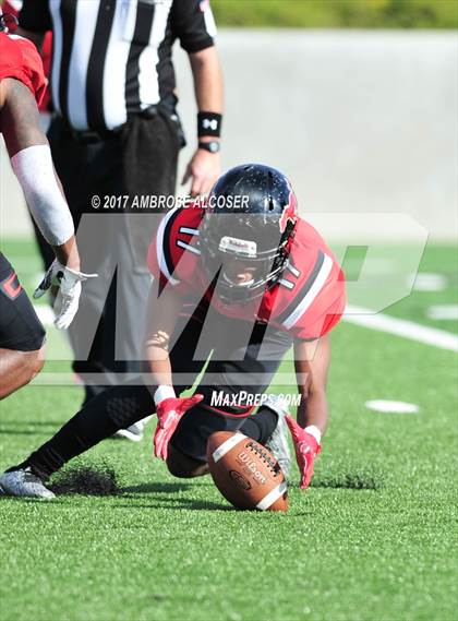 Thumbnail 1 in Westfield vs. Lufkin (UIL 6A Regional Playoff) photogallery.