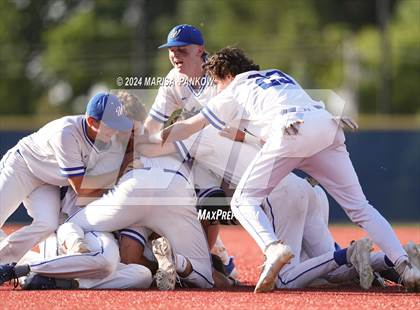 Thumbnail 2 in Auburn vs Whitesboro (NYSPHSAA Section 3 AA Semifinal) photogallery.
