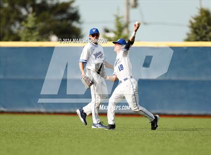Thumbnail 2 in Auburn vs Whitesboro (NYSPHSAA Section 3 AA Semifinal) photogallery.