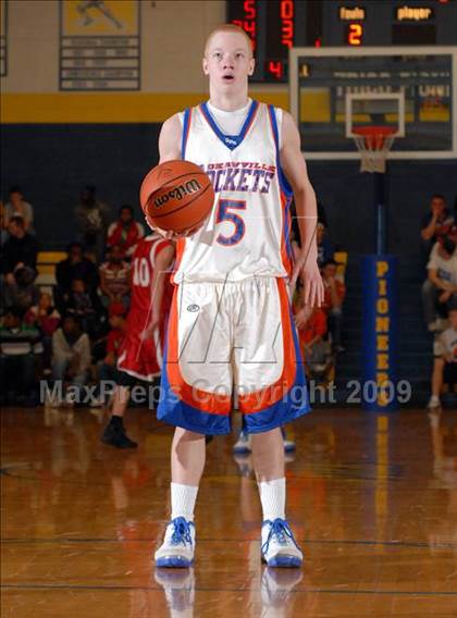 Thumbnail 3 in Meridian vs. Okawville (IHSA Class 1A Sectional Semifinal) photogallery.