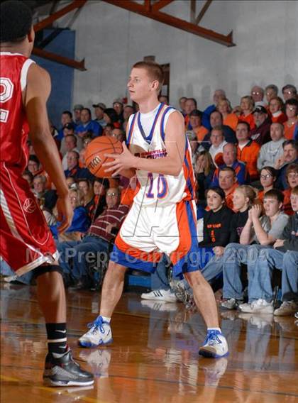 Thumbnail 1 in Meridian vs. Okawville (IHSA Class 1A Sectional Semifinal) photogallery.